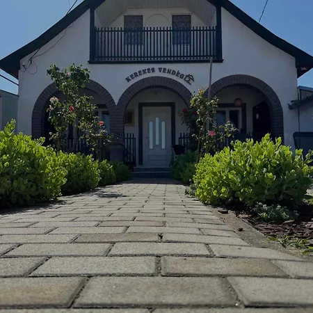 Kerekes Vendeghaz Apartman